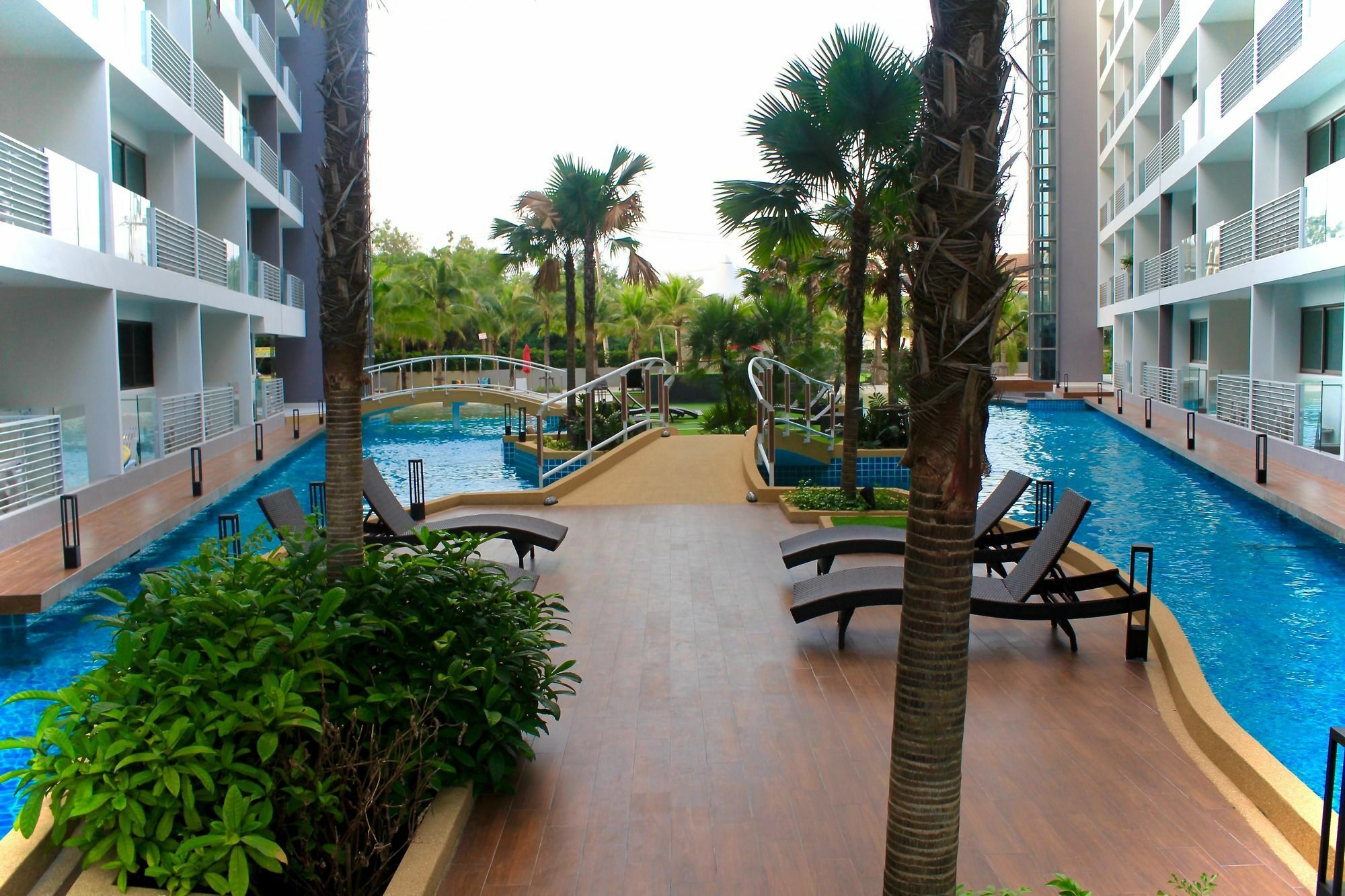 Laguna Beach Resort Pantai Jomtien Bagian luar foto