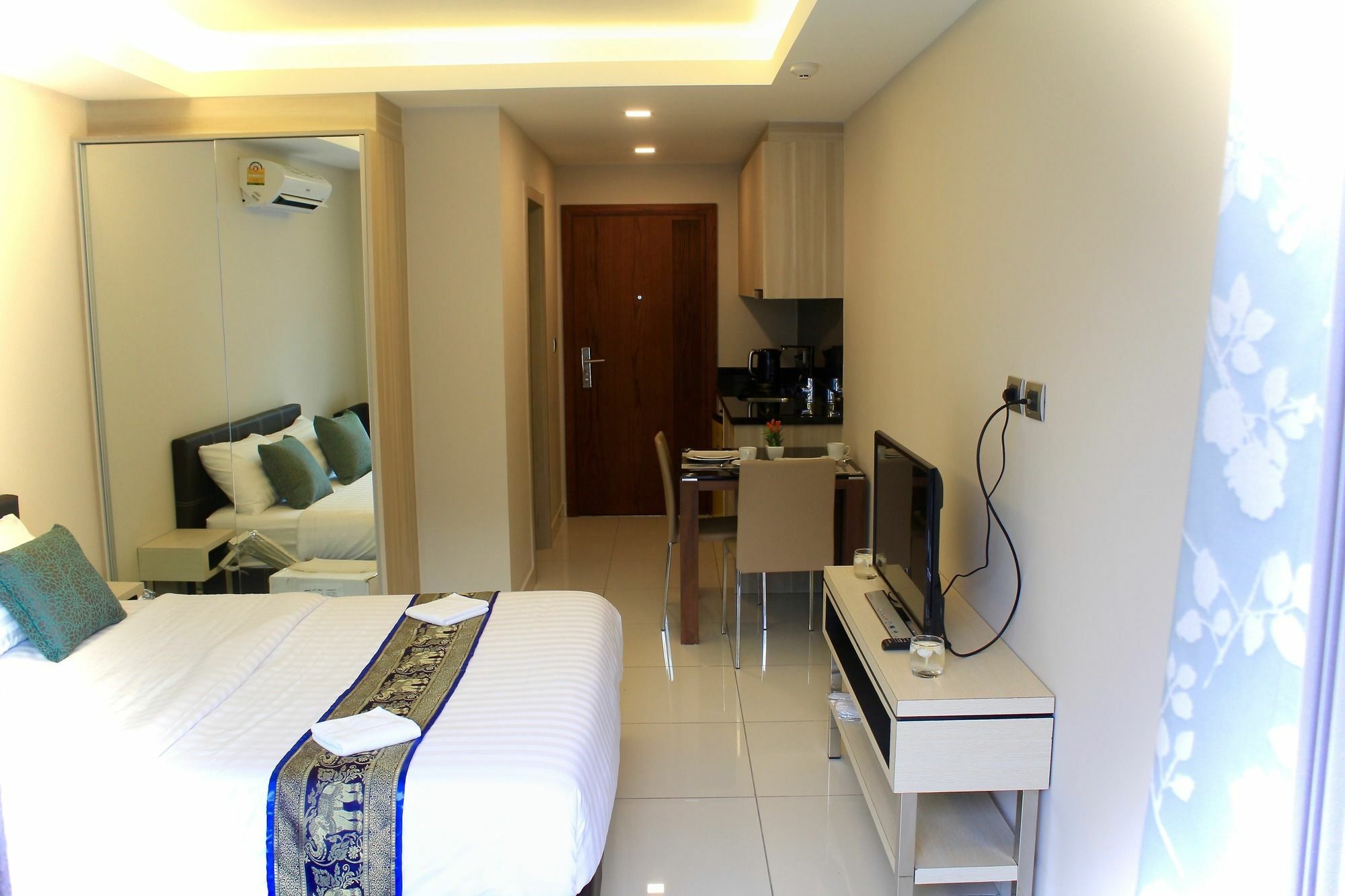 Laguna Beach Resort Pantai Jomtien Bagian luar foto