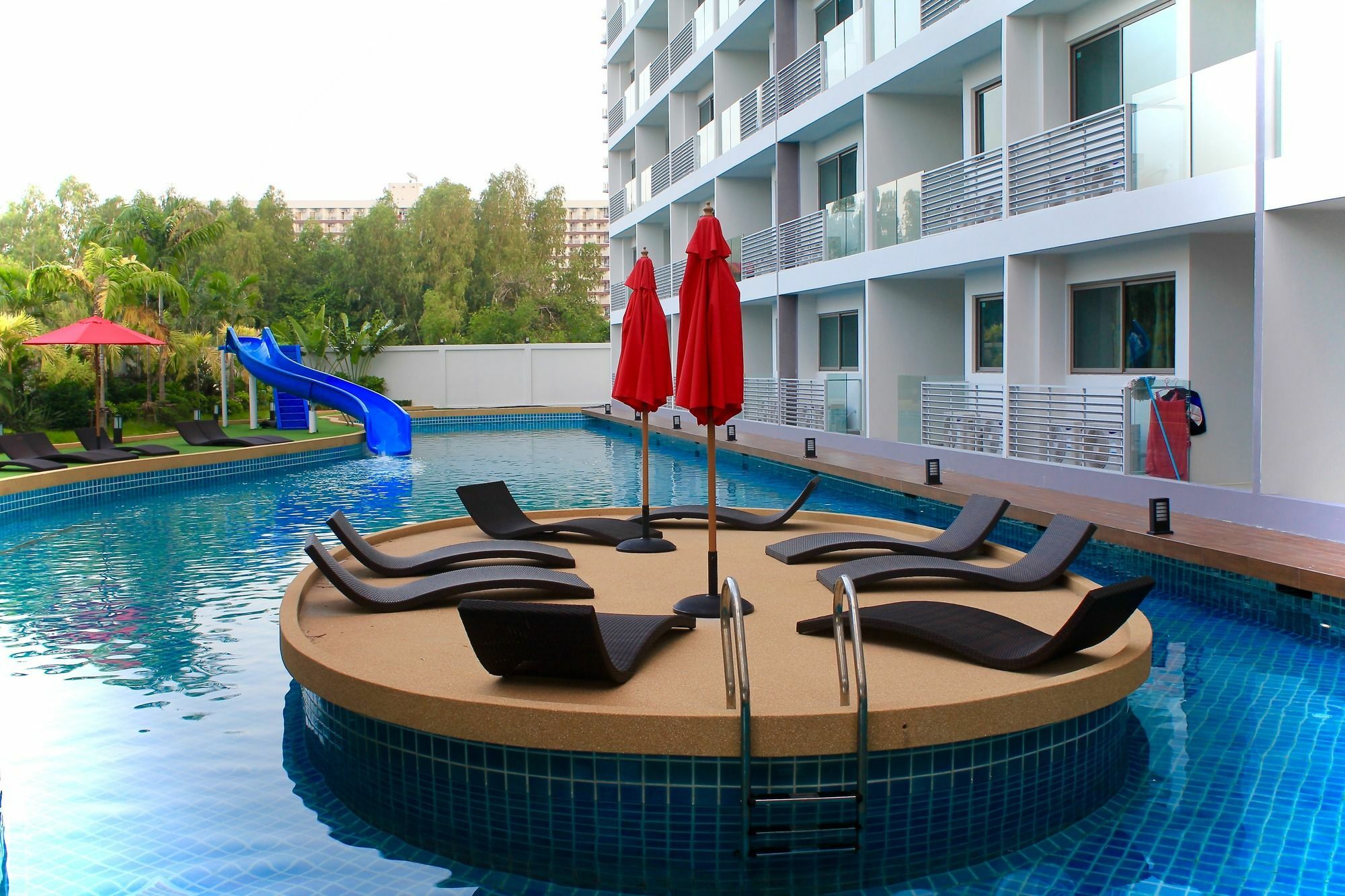 Laguna Beach Resort Pantai Jomtien Bagian luar foto